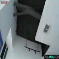 Molodye_blondinki_s_tugimi_popkami_podstavljajyt_dyrochki_dlja_anala_vtroem.mp4