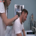 Blondinka_v_bolqnice_drochit_chlen_parnja,_delaet_minet_i_trusit_pered_nim_bolqshimi_sisqkami.mp4